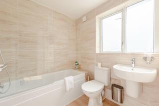 2BD Apt East London Sleeps 7! - 6