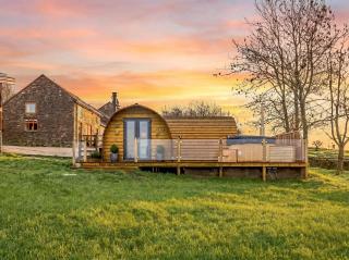 The Lodge at Brambles Farm Sleeps 4 Hot Tub - 1