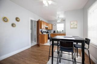 Historic Avenues Two Bedroom Suite - 2