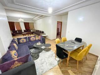 City Center Stay - Residency W Spacious Aparts, Kingsize Beds, AC, Terrace View, Elevator - 9