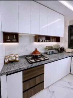 Chic, Modern & Bright Apartment - 5