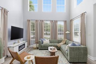 Spacious 8BR Austin Compound Near DTown Sleeps 20 - 8