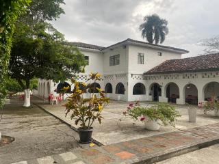 Historic and colonial house - 8