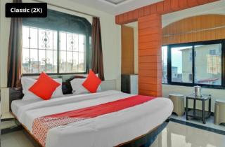 Hotel Savera Holidays Main Market - 1