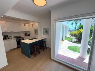 Oceanfront Kite Beach, 2BR, Patio, Pool, 30 steps to sand - 5