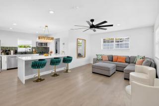 Private Miami Retreat - Pool - BBQ - Sleeps 6 - 9