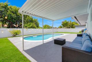 Private Miami Retreat - Pool - BBQ - Sleeps 6 - 4