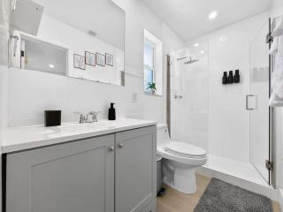 Private Miami Retreat - Pool - BBQ - Sleeps 6 - 3