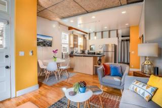 New Distinctive Historical Unit from 5 Star Host - 2