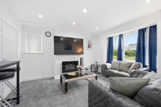 Nottingham Home 4 Bedrooms sleeps 7 city hospital - 0
