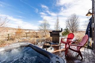 New Mountain Retreat-Hot Tub Views Near Shops - 9