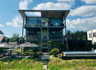 B&B Veluwemeer, jacuzzi, swim spa, sauna, steam bath and sandy beach - 0