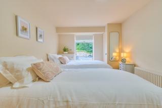 City View Suites - 8