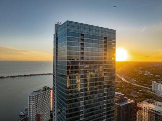 Four Seasons Brickell 2br on the 32nd Floor Skyline Views - 6