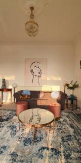 Elegant 5 bed 4 bath 'Vogue House' Parisian style home - 1