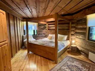 Villa Pukelo Arctic Lodge with wifi sauna 4 poster bed fireplace - 8