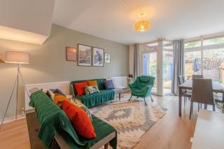 Central 3 Bedroom House With Garden - 1
