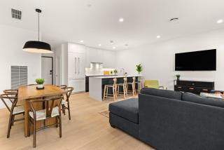 Greeley Bowl Escape - 3 Bedroom Townhome - Private Hot Tub - 9