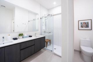 The Summit - 3 Bedroom Penthouse-Roof Top Hot Tub - 2