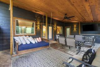 Broken Bow Cabin with Private Hot Tub Near Beavers Bend State Park Lake - 8