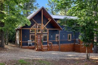 Broken Bow Cabin with Private Hot Tub Near Beavers Bend State Park Lake - 7