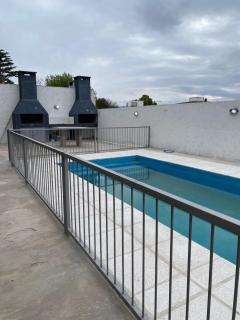 depto a 3 cuadras de peatonal, terraza con asador y cochera - 6