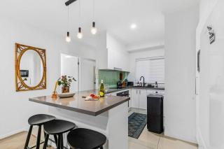 Chic Apt - Private Garden plus Big Balcony - 1