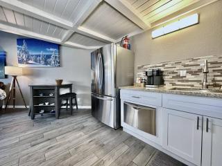 Tahoe Keys Loft Condo Garage Near Casinos and Lake - 9