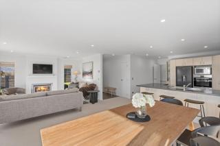 4 Bedroom Holiday Home - 2