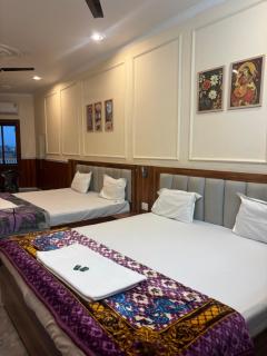Lovkush Bhavan Guest house 100mtr - from Ramjanam bhumi - 8