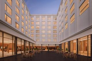 DoubleTree By Hilton Bengaluru Airport - 8