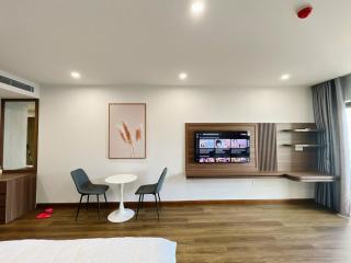 Gold Coast studio apartment with ocean view - 5