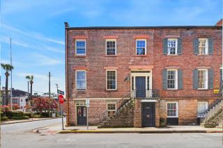 23 E York Street Unit 2 - 5