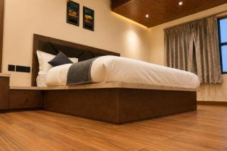 Luxora Suites - 8