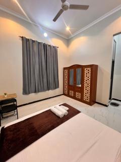 Cozy homes by Joyce Private Gated ,2 bedroom Home - 2mins walk to the Zanzibar Airport , 10 Mins to Stonetown - 1