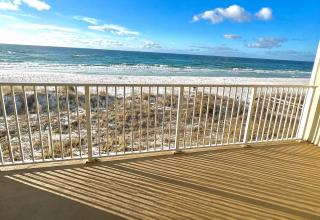 Cabana Club 206, Beachfront,Gulf view, King Bed, private beach - 8