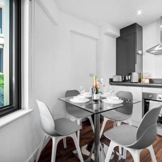 Stylish 2 Bedroom Apartment - Smart TV - Netflix 3001FS - 1