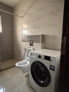 Cozy and Simple apartment with 2 Bedrooms, 4 Beds - 6