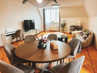Space-Style-Luxury-360dgr views-OId Town - 5