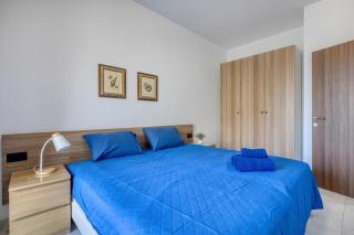 Gzira 2BR Apartment City Balcony - 8