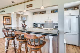 Gulf Coast Views: Waterfront Surfside Beach Home! - 7
