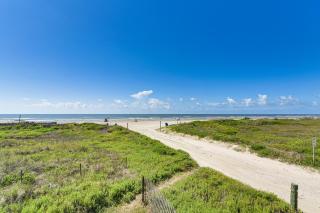 Gulf Coast Views: Waterfront Surfside Beach Home! - 9