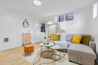 Newly Remodeled, Sunlit Ballard Basement Retreat - 1