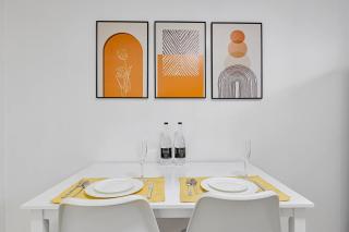 Newly Remodeled, Sunlit Ballard Basement Retreat - 2