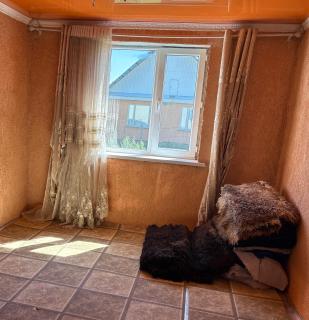 Eldiyar &Sun-kol Guest House - 1