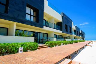 Designer decorated villa for 9 Yucalpeten Marina Beach - 0