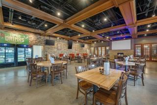 Best Western Plus Dubuque Hotel and Conference Center - 8