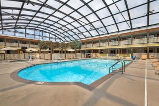 Best Western Plus Dubuque Hotel and Conference Center - 3