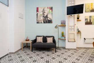 Cozy Studio for 2 px - Beach 10' Walk - Barcelona center 25' Train - 5