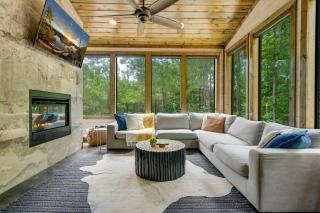 Rooftop Patio, Hot Tub, Treehouse with Slide, Family and Pet Friendly - 2